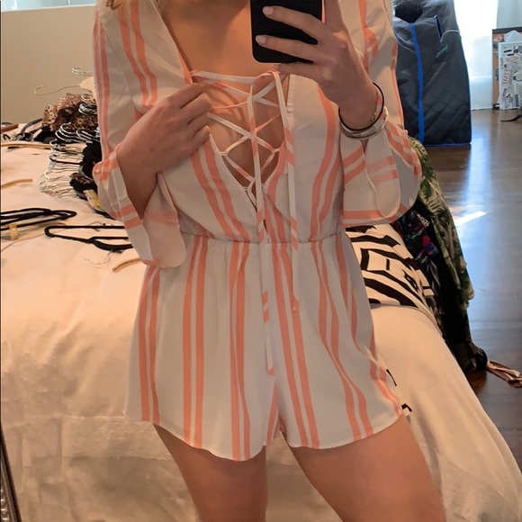 Romper 🌸 - Picture 1 of 3